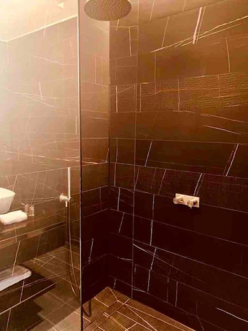 Large 3 Bed 3 Bathrooms Penthouse With Terrace And City Views In Лондон Экстерьер фото