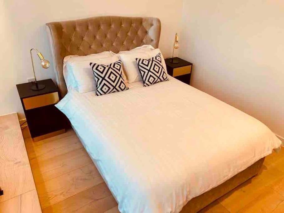 Large 3 Bed 3 Bathrooms Penthouse With Terrace And City Views In Лондон Экстерьер фото